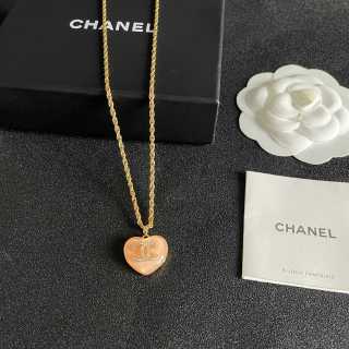 CHANEL Golden Heart Emblem Necklace