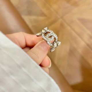 CHANEL Laurel Glow CC Ring