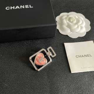 CHANEL Geometric CC Heart Accent Brooch
