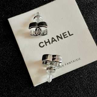 Chanel Minimal Interlocking CC Stud Earrings