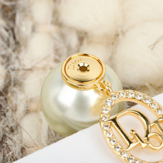 Dior Éclat Pearl Medallion Earrings