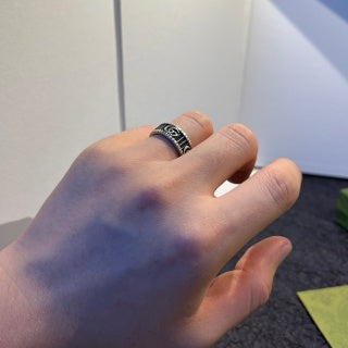 Gucci Interlocking G Engraved Textured Band Ring