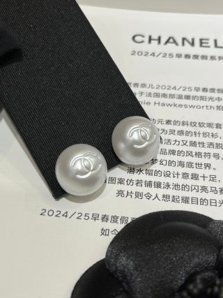 Chanel Pearl CC Stud Earrings – Elegant Luxury Fashion Jewelry