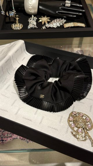 Chanel Black Pleated Bow Hair Clip – Elegant Luxury Fashion Accessory