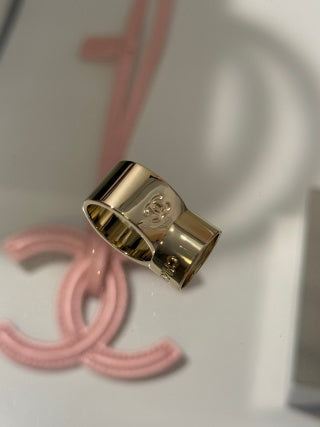 Chanel Gold Medallion CC Statement Ring – Elegant Luxury Fashion Jewelry