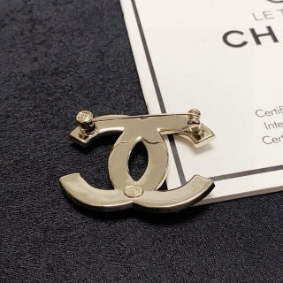 CHANEL Noir Pearl CC Embellished Brooch