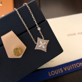 Louis Vuitton Pearl Fleur Diamond Pendant Necklace