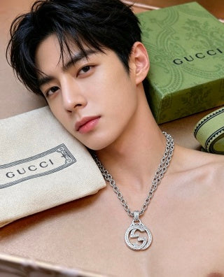 Gucci Interlocking G Circle Pendant Chain Necklace