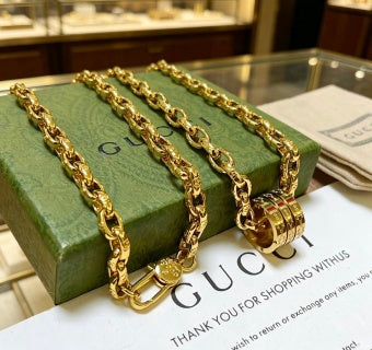 Gucci GG Oval Link Barrel Pendant Necklace