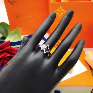 Louis Vuitton Star Blossom Open Ring
