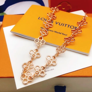 Louis Vuitton Blossom Chain Pendant Necklace