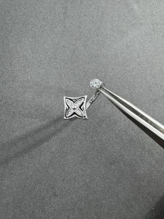 Louis Vuitton Star Blossom Open Band Ring