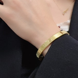 CARTIER Marvion Textured Screw Bangle