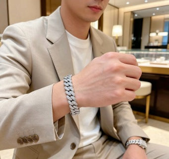 Gucci Pavé Curb Link Crystal Bracelet