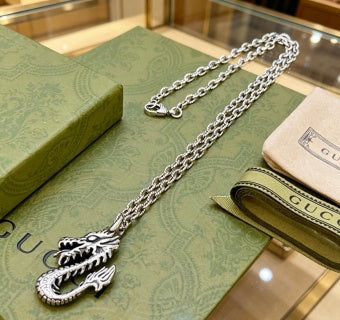 Gucci Serpente Argentato Pendant Necklace