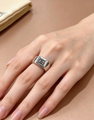 Gucci Interlocking G Signet Band Ring