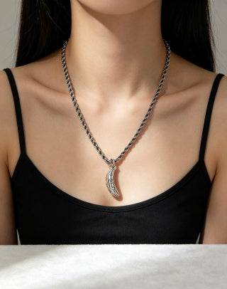Louis Vuitton Monogram Curve Pendant Rope Necklace