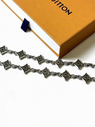 Louis Vuitton Diamond Edge Choker Necklace