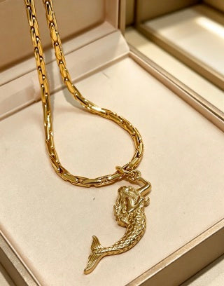 Bvlgari Serpenti Snake Pendant Necklace – Elegant Luxury Jewelry