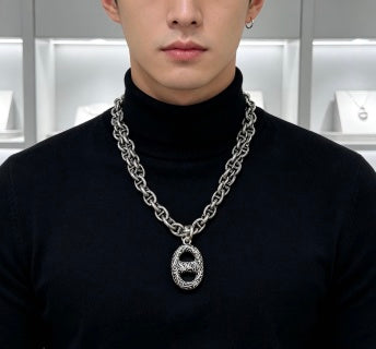 Hermès Interlocking Chain Link Pendant Necklace