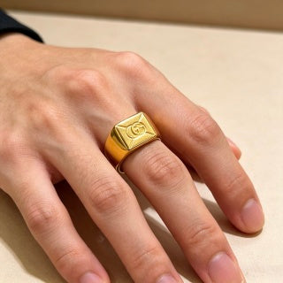 Gucci GG Geometric Signet Gold Ring