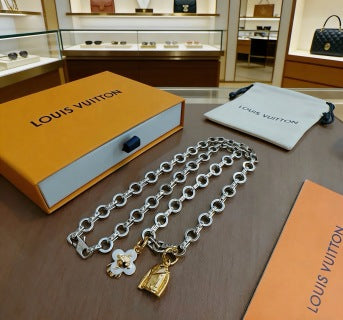 Louis Vuitton Blossom Lock Charm Chain Necklace