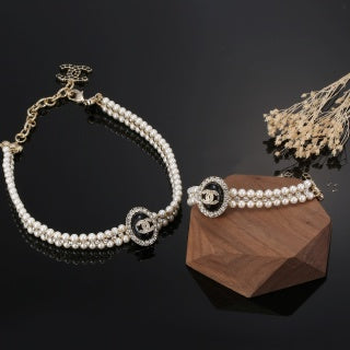 Chanel Elegant Pearl Charm Chain Necklace